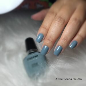 Aline_Rocha_Studio_manicure_em_Ourinhos,_a_esmaltação_é_uma_arte_realizada_com_paixão_e_dedicação._Com_habilidade_e_precisão,_cada_cliente_é_tratado_com_cuidado,_escolhendo_o_esmalte_perfeito_para_realçar_a_beleza_das_unhas_com_serviço_de_manicure._Utilizando_produtos_de_alta_qualidade,_garantimos_unhas_impecáveis_e_duradouras._Studio_de_manicure_com_um_ambiente_acolhedor,_prezamos_pela_saúde_das_unhas_e_oferecemos_tratamentos_completos_de_manicure_e_pedicure,_esmalte_em_gel,_blindagem_em_unhas_naturais._Aline_Rocha_Studio_manicure,_trabalha_com_sobrancelhas,_design_de_sobrancelhas,_depilação_feminina_com_cera_quente._Aline_Rocha_profissional_nail_designer_altamente_qualificada_em_Ourinhos_#Manicure, #Esmaltação, #Unhas, #Serviçodemanicure, #Pedicure, #Esmalteemgel, #Blindagemdeunhas, #Designdesobrancelhas, #Depilação_feminina, #Cera_quente, #Produtos_de_alta_qualidade, #Ambienteacolhedor, #Tratamentoscompletos, #AlineRocha, #Naildesigner