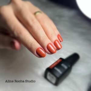 Aline_Rocha_Studio_manicure_em_Ourinhos,_a_esmaltação_é_uma_arte_realizada_com_paixão_e_dedicação._Com_habilidade_e_precisão,_cada_cliente_é_tratado_com_cuidado,_escolhendo_o_esmalte_perfeito_para_realçar_a_beleza_das_unhas_com_serviço_de_manicure._Utilizando_produtos_de_alta_qualidade,_garantimos_unhas_impecáveis_e_duradouras._Studio_de_manicure_com_um_ambiente_acolhedor,_prezamos_pela_saúde_das_unhas_e_oferecemos_tratamentos_completos_de_manicure_e_pedicure,_esmalte_em_gel,_blindagem_em_unhas_naturais._Aline_Rocha_Studio_manicure,_trabalha_com_sobrancelhas,_design_de_sobrancelhas,_depilação_feminina_com_cera_quente._Aline_Rocha_profissional_nail_designer_altamente_qualificada_em_Ourinhos_#Manicure, #Esmaltação, #Unhas, #Serviçodemanicure, #Pedicure, #Esmalteemgel, #Blindagemdeunhas, #Designdesobrancelhas, #Depilação_feminina, #Cera_quente, #Produtos_de_alta_qualidade, #Ambienteacolhedor, #Tratamentoscompletos, #AlineRocha, #Naildesigner