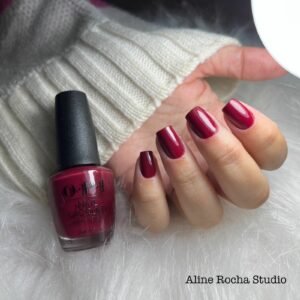 Aline_Rocha_Studio_manicure_em_Ourinhos,_a_esmaltação_é_uma_arte_realizada_com_paixão_e_dedicação._Com_habilidade_e_precisão,_cada_cliente_é_tratado_com_cuidado,_escolhendo_o_esmalte_perfeito_para_realçar_a_beleza_das_unhas_com_serviço_de_manicure._Utilizando_produtos_de_alta_qualidade,_garantimos_unhas_impecáveis_e_duradouras._Studio_de_manicure_com_um_ambiente_acolhedor,_prezamos_pela_saúde_das_unhas_e_oferecemos_tratamentos_completos_de_manicure_e_pedicure,_esmalte_em_gel,_blindagem_em_unhas_naturais._Aline_Rocha_Studio_manicure,_trabalha_com_sobrancelhas,_design_de_sobrancelhas,_depilação_feminina_com_cera_quente._Aline_Rocha_profissional_nail_designer_altamente_qualificada_em_Ourinhos_#Manicure, #Esmaltação, #Unhas, #Serviçodemanicure, #Pedicure, #Esmalteemgel, #Blindagemdeunhas, #Designdesobrancelhas, #Depilação_feminina, #Cera_quente, #Produtos_de_alta_qualidade, #Ambienteacolhedor, #Tratamentoscompletos, #AlineRocha, #Naildesigner