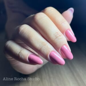 Aline_Rocha_Studio_manicure_em_Ourinhos,_a_esmaltação_é_uma_arte_realizada_com_paixão_e_dedicação._Com_habilidade_e_precisão,_cada_cliente_é_tratado_com_cuidado,_escolhendo_o_esmalte_perfeito_para_realçar_a_beleza_das_unhas_com_serviço_de_manicure._Utilizando_produtos_de_alta_qualidade,_garantimos_unhas_impecáveis_e_duradouras._Studio_de_manicure_com_um_ambiente_acolhedor,_prezamos_pela_saúde_das_unhas_e_oferecemos_tratamentos_completos_de_manicure_e_pedicure,_esmalte_em_gel,_blindagem_em_unhas_naturais._Aline_Rocha_Studio_manicure,_trabalha_com_sobrancelhas,_design_de_sobrancelhas,_depilação_feminina_com_cera_quente._Aline_Rocha_profissional_nail_designer_altamente_qualificada_em_Ourinhos_#Manicure, #Esmaltação, #Unhas, #Serviçodemanicure, #Pedicure, #Esmalteemgel, #Blindagemdeunhas, #Designdesobrancelhas, #Depilação_feminina, #Cera_quente, #Produtos_de_alta_qualidade, #Ambienteacolhedor, #Tratamentoscompletos, #AlineRocha, #Naildesigner