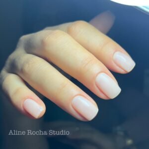 Aline_Rocha_Studio_manicure_em_Ourinhos,_a_esmaltação_é_uma_arte_realizada_com_paixão_e_dedicação._Com_habilidade_e_precisão,_cada_cliente_é_tratado_com_cuidado,_escolhendo_o_esmalte_perfeito_para_realçar_a_beleza_das_unhas_com_serviço_de_manicure._Utilizando_produtos_de_alta_qualidade,_garantimos_unhas_impecáveis_e_duradouras._Studio_de_manicure_com_um_ambiente_acolhedor,_prezamos_pela_saúde_das_unhas_e_oferecemos_tratamentos_completos_de_manicure_e_pedicure,_esmalte_em_gel,_blindagem_em_unhas_naturais._Aline_Rocha_Studio_manicure,_trabalha_com_sobrancelhas,_design_de_sobrancelhas,_depilação_feminina_com_cera_quente._Aline_Rocha_profissional_nail_designer_altamente_qualificada_em_Ourinhos_#Manicure, #Esmaltação, #Unhas, #Serviçodemanicure, #Pedicure, #Esmalteemgel, #Blindagemdeunhas, #Designdesobrancelhas, #Depilação_feminina, #Cera_quente, #Produtos_de_alta_qualidade, #Ambienteacolhedor, #Tratamentoscompletos, #AlineRocha, #Naildesigner