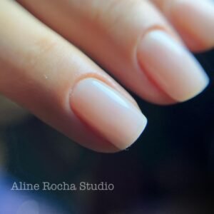 Aline_Rocha_Studio_manicure_em_Ourinhos,_a_esmaltação_é_uma_arte_realizada_com_paixão_e_dedicação._Com_habilidade_e_precisão,_cada_cliente_é_tratado_com_cuidado,_escolhendo_o_esmalte_perfeito_para_realçar_a_beleza_das_unhas_com_serviço_de_manicure._Utilizando_produtos_de_alta_qualidade,_garantimos_unhas_impecáveis_e_duradouras._Studio_de_manicure_com_um_ambiente_acolhedor,_prezamos_pela_saúde_das_unhas_e_oferecemos_tratamentos_completos_de_manicure_e_pedicure,_esmalte_em_gel,_blindagem_em_unhas_naturais._Aline_Rocha_Studio_manicure,_trabalha_com_sobrancelhas,_design_de_sobrancelhas,_depilação_feminina_com_cera_quente._Aline_Rocha_profissional_nail_designer_altamente_qualificada_em_Ourinhos_#Manicure, #Esmaltação, #Unhas, #Serviçodemanicure, #Pedicure, #Esmalteemgel, #Blindagemdeunhas, #Designdesobrancelhas, #Depilação_feminina, #Cera_quente, #Produtos_de_alta_qualidade, #Ambienteacolhedor, #Tratamentoscompletos, #AlineRocha, #Naildesigner